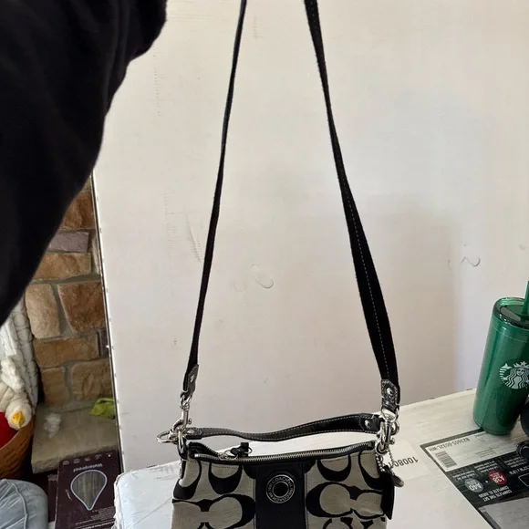 Vintage Coach Black and Gray Shoulder Bag - Picture 2 of 11